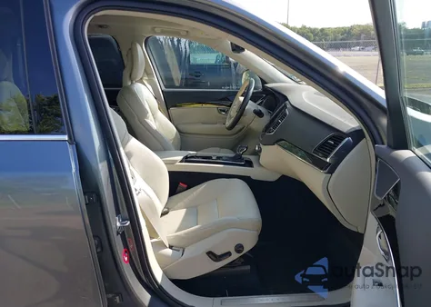 2017 Volvo Xc90 T6 Momentum z USA, uszkodzony, nr VIN YV4A22PK0H1157192